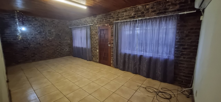 5 Bedroom Property for Sale in Krokodildrift A H North West